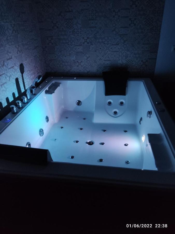 Villa Egipto Con Jacuzzi Y Piscina Climatizada Chiclana de la Frontera Ngoại thất bức ảnh